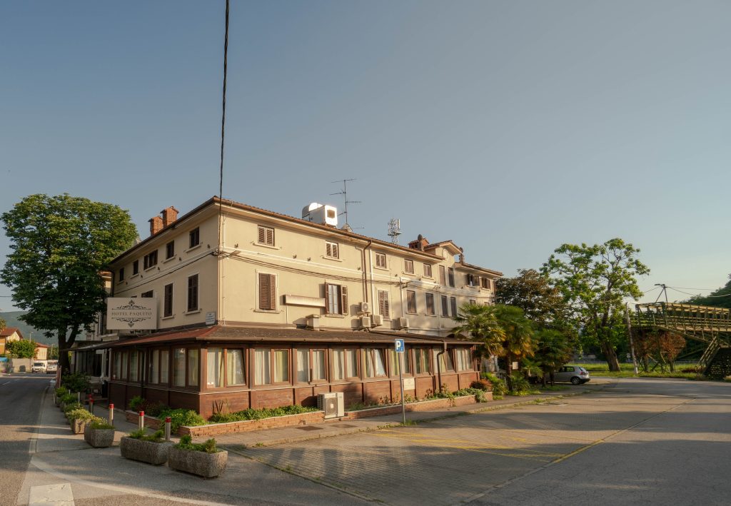 Property Building Hotel Paquito